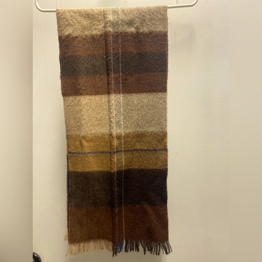 Unisex wool scarf